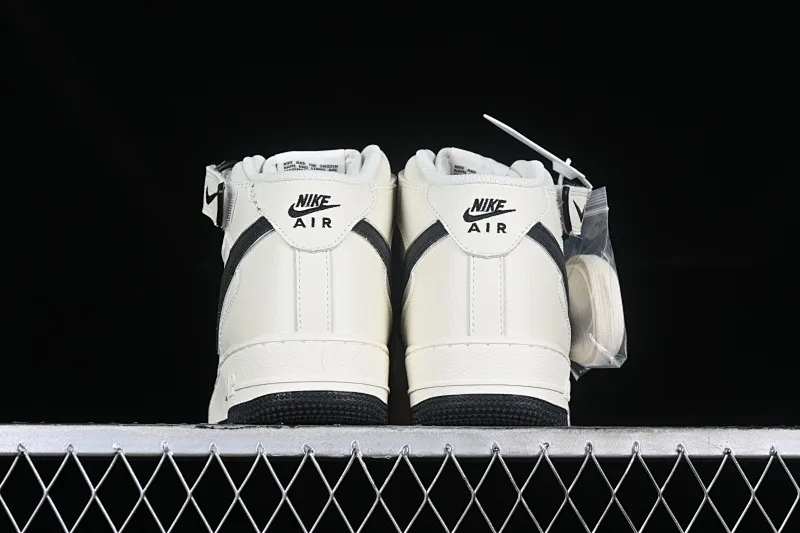 All categories Nk Air Force 1 Air Force series Nk Air Force 1 Mid Air Force mid-top Nk Air Force 1'07 Mid Beige and black two-color bottom Starry Air Force One mid-top casual sneakers XL0236-236